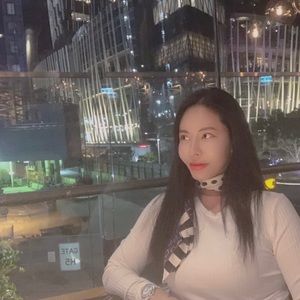 Meet your Posher, Jeongeun